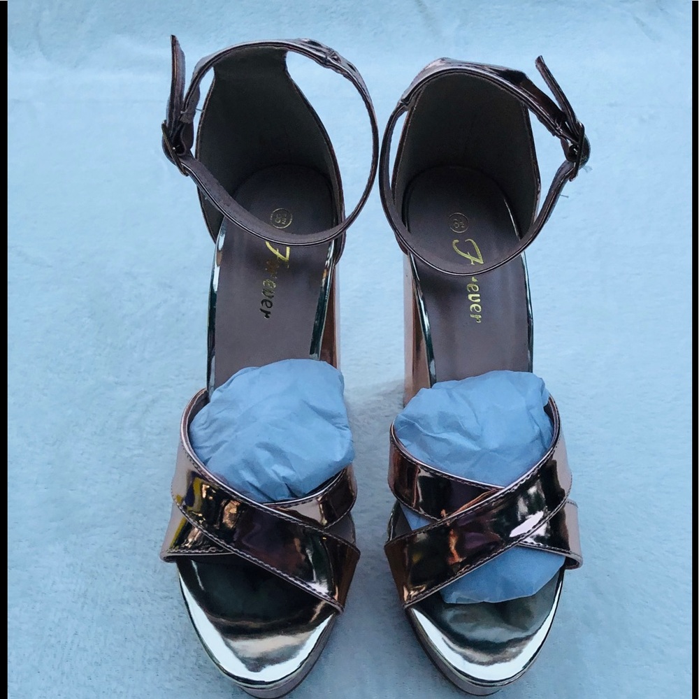 Rose Gold Crisscross Madden Pumps